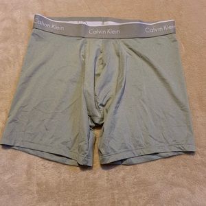Calvin Klein men’s compression boxers size Medium